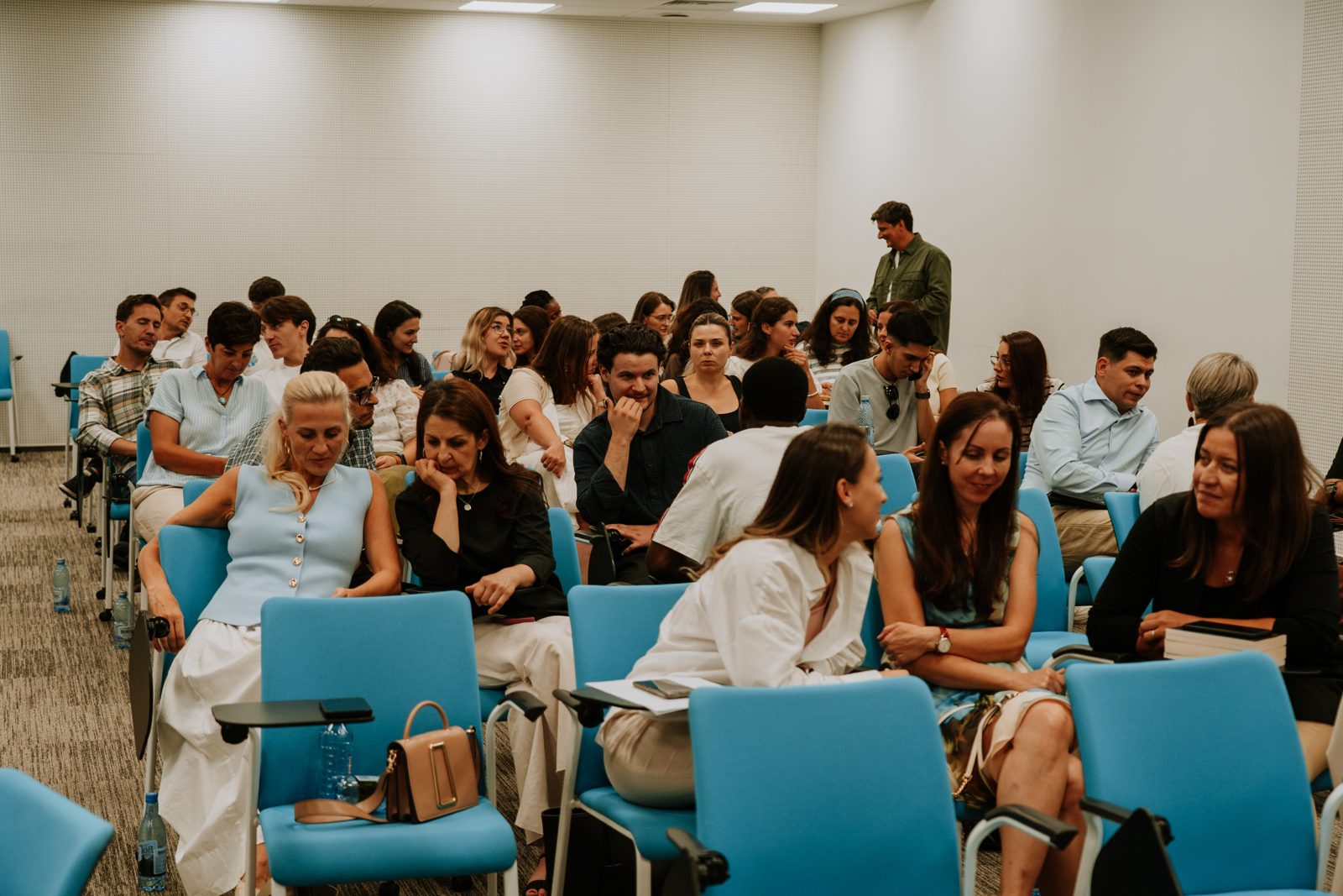 The room during the gathering